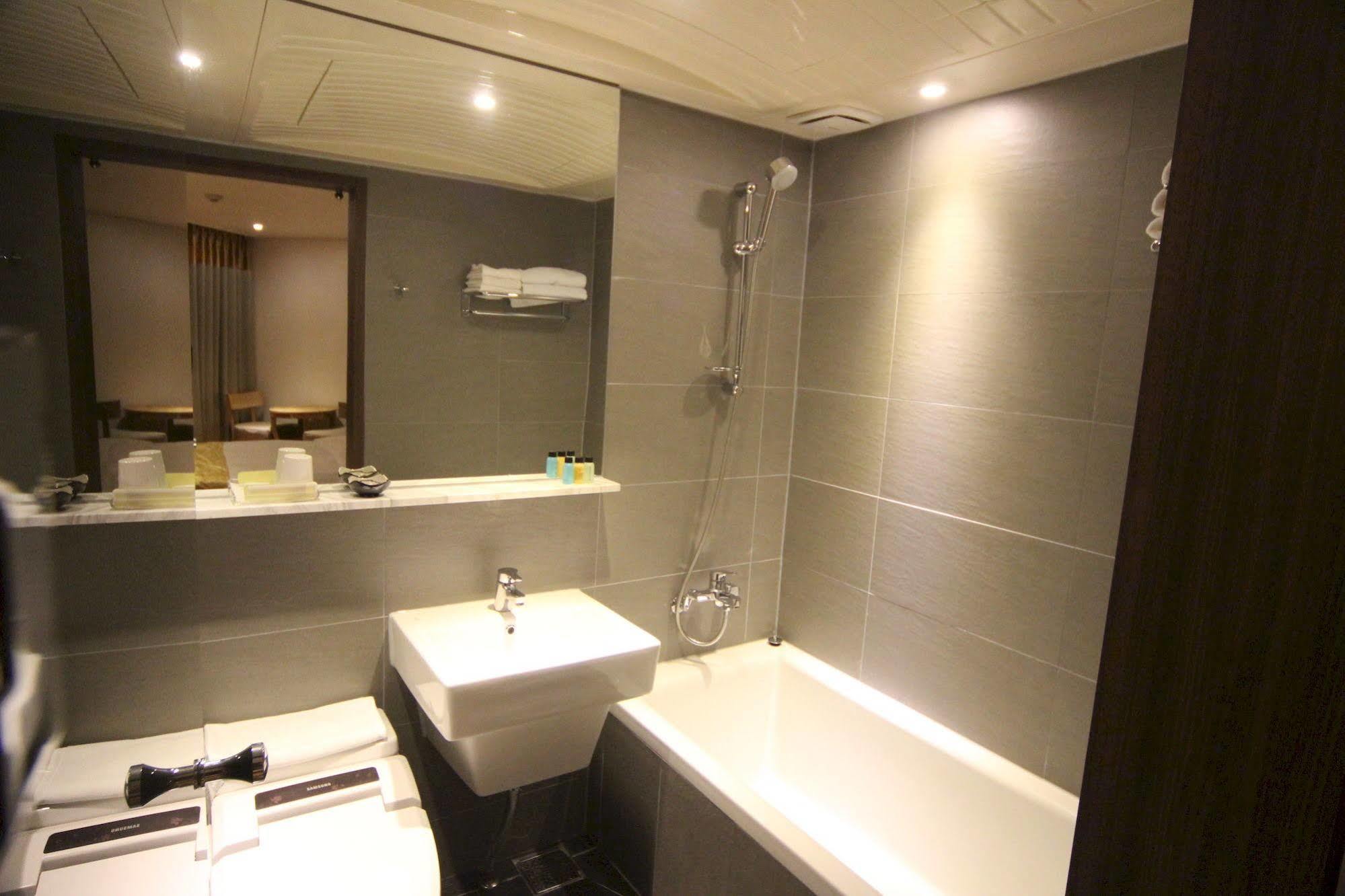 Benikea Starhills Hotel Buan Luaran gambar